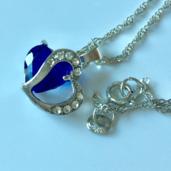 925 Silver Chain Crystal Heart Pendant Necklace - Picture 3 of 4